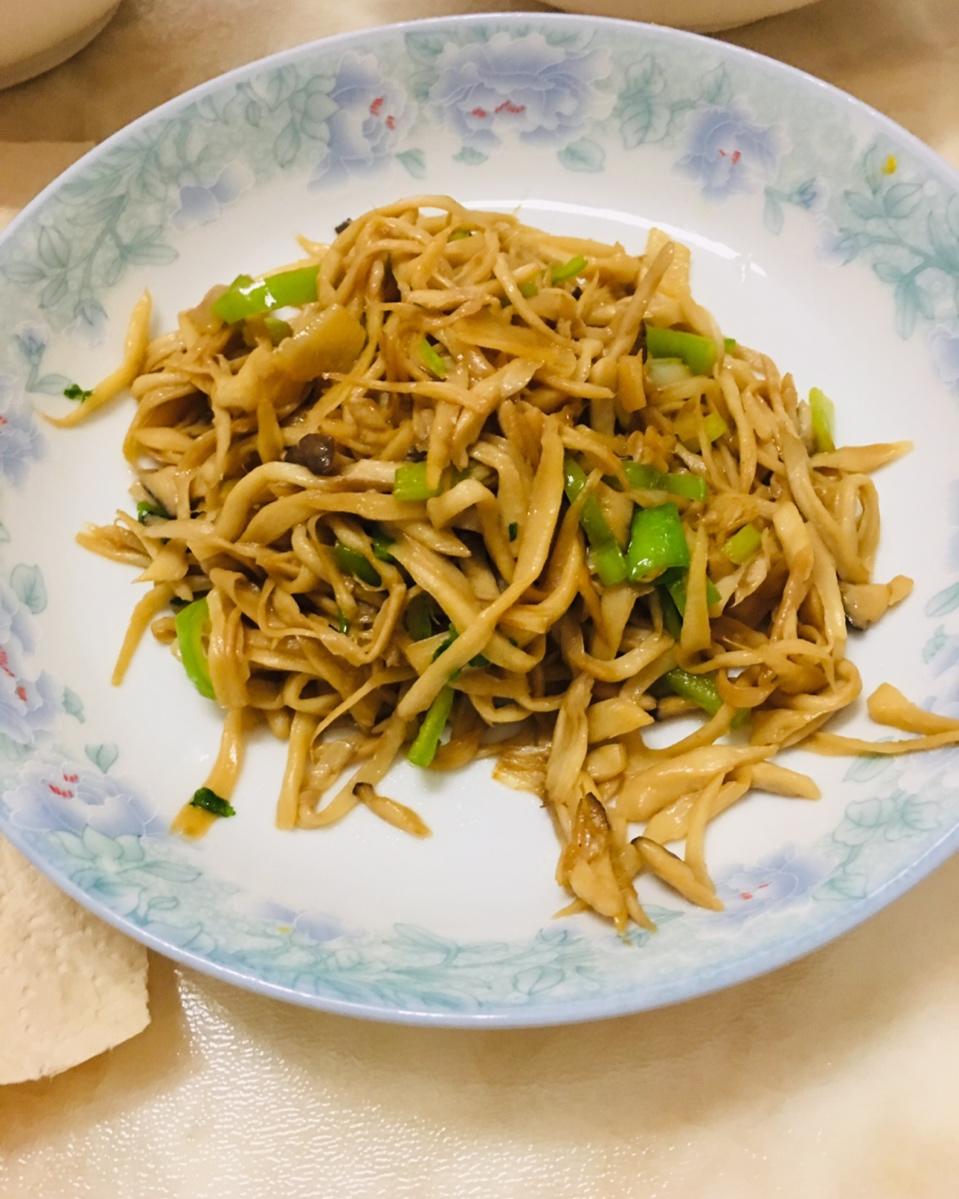 青椒素炒杏鲍菇