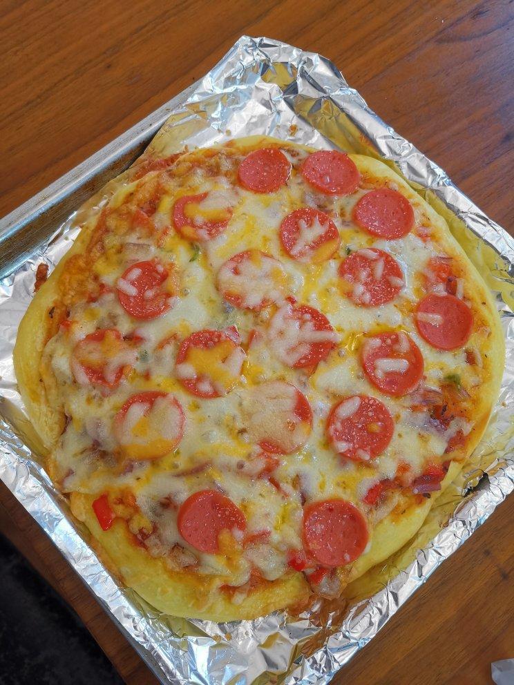 口感甩必胜客十条街的什锦培根蔬菜披萨（含披萨饼制作方法）