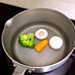 宝宝辅食－鸡容口菇浓汤的做法 步骤3
