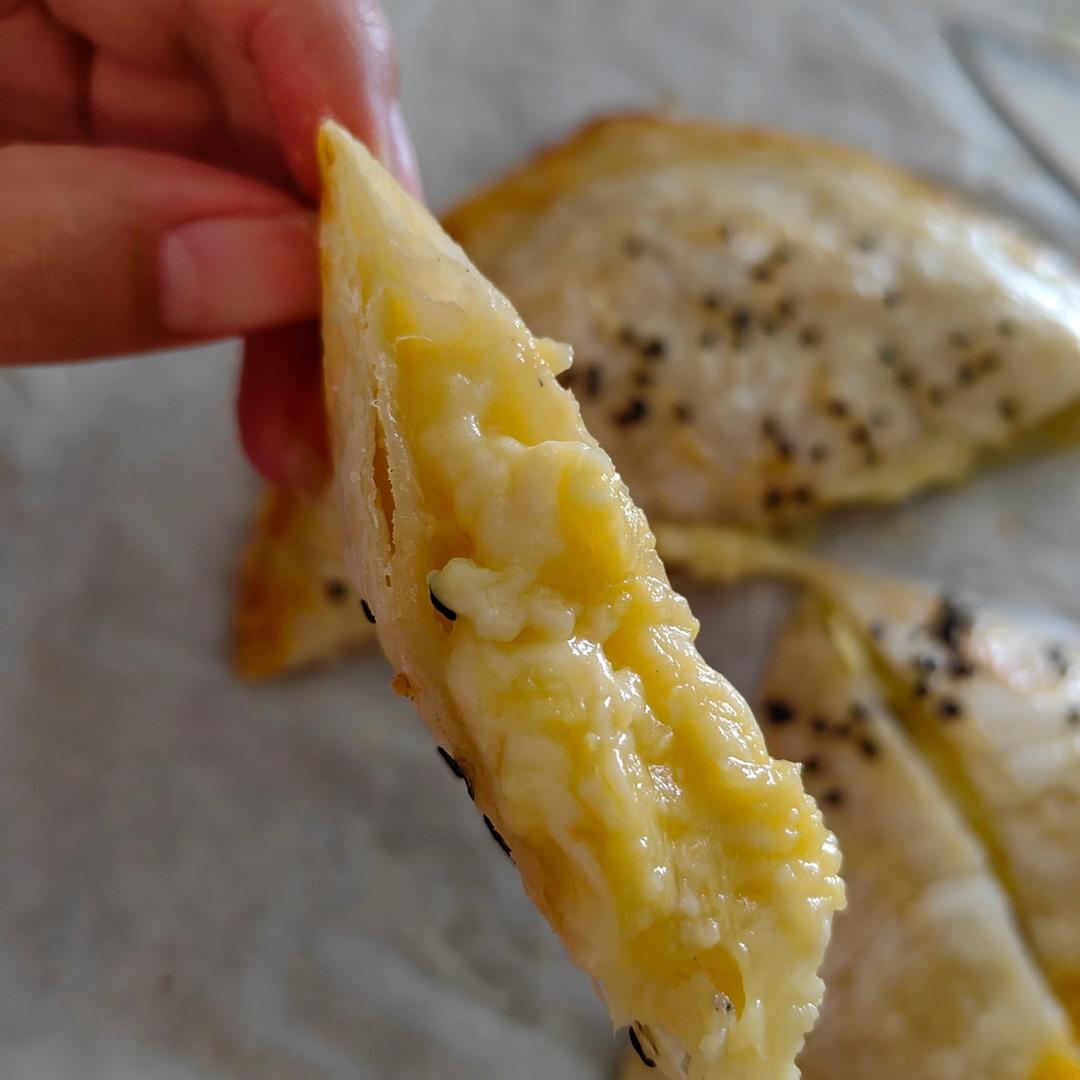 手抓饼版榴莲酥