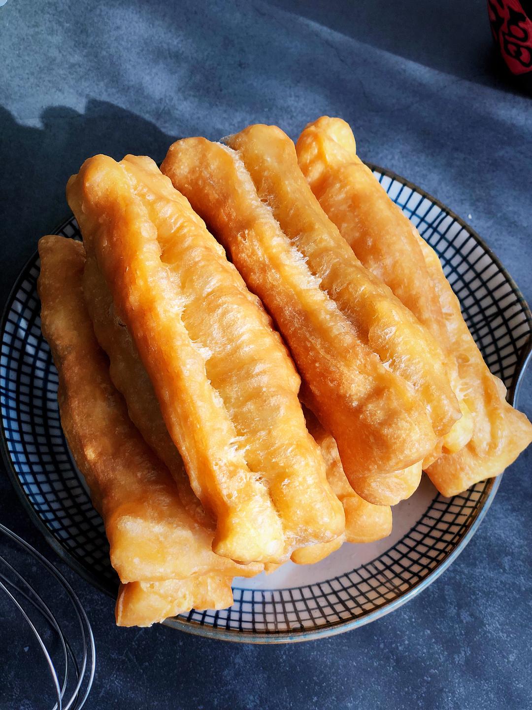 快速松弛蓬松油条，面团无需隔夜醒发也能外酥里软的做法