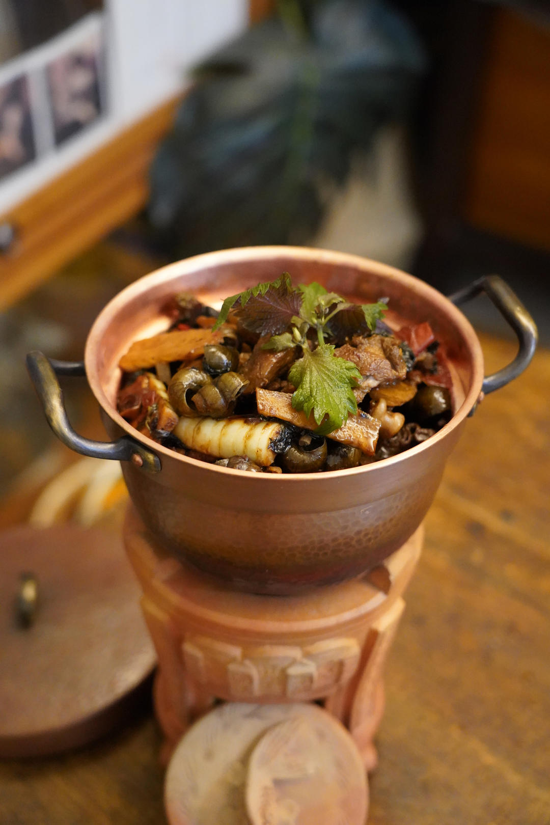 紫苏田螺蕃鸭煲