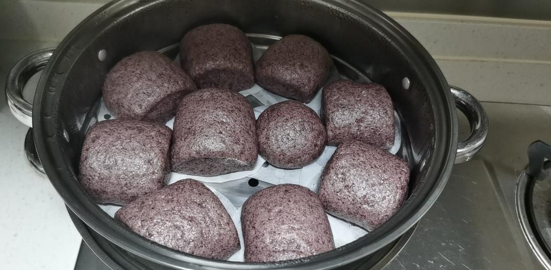 黑米粉刀切馒头