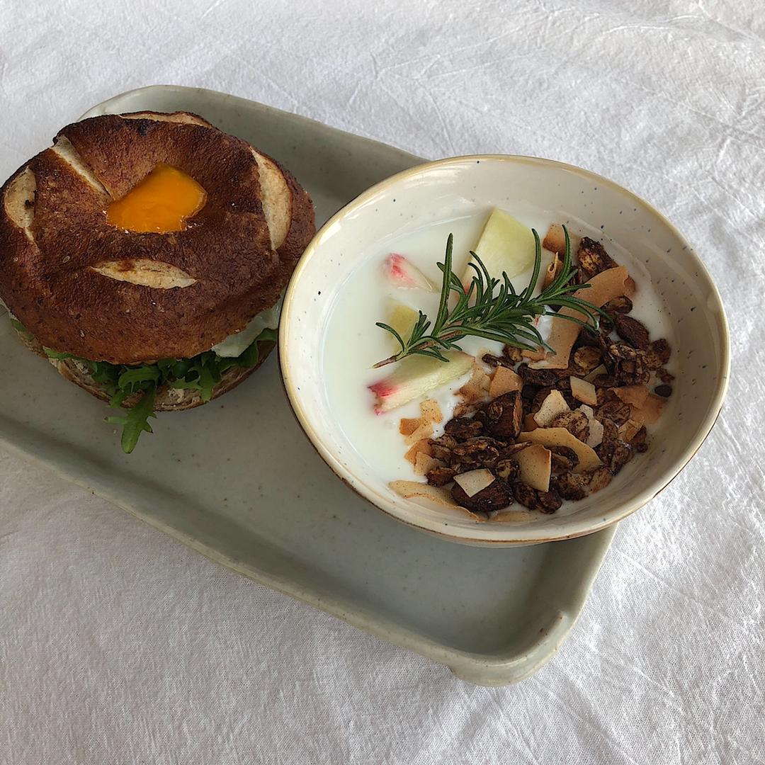 烧鸡腿子贝果三明治