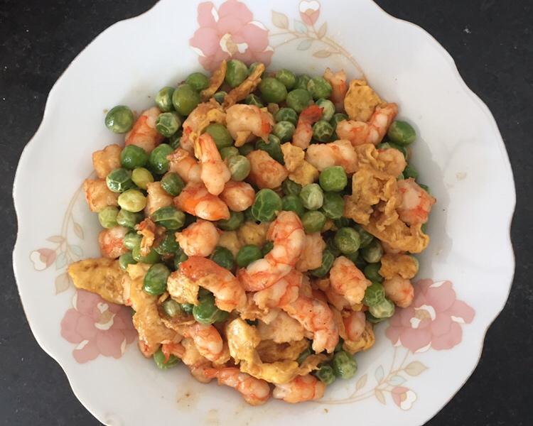 青豆鸡蛋炒虾仁 虾汁炖娃娃菜的做法