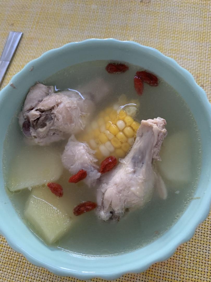 土豆玉米鸡腿汤（电饭锅版）
