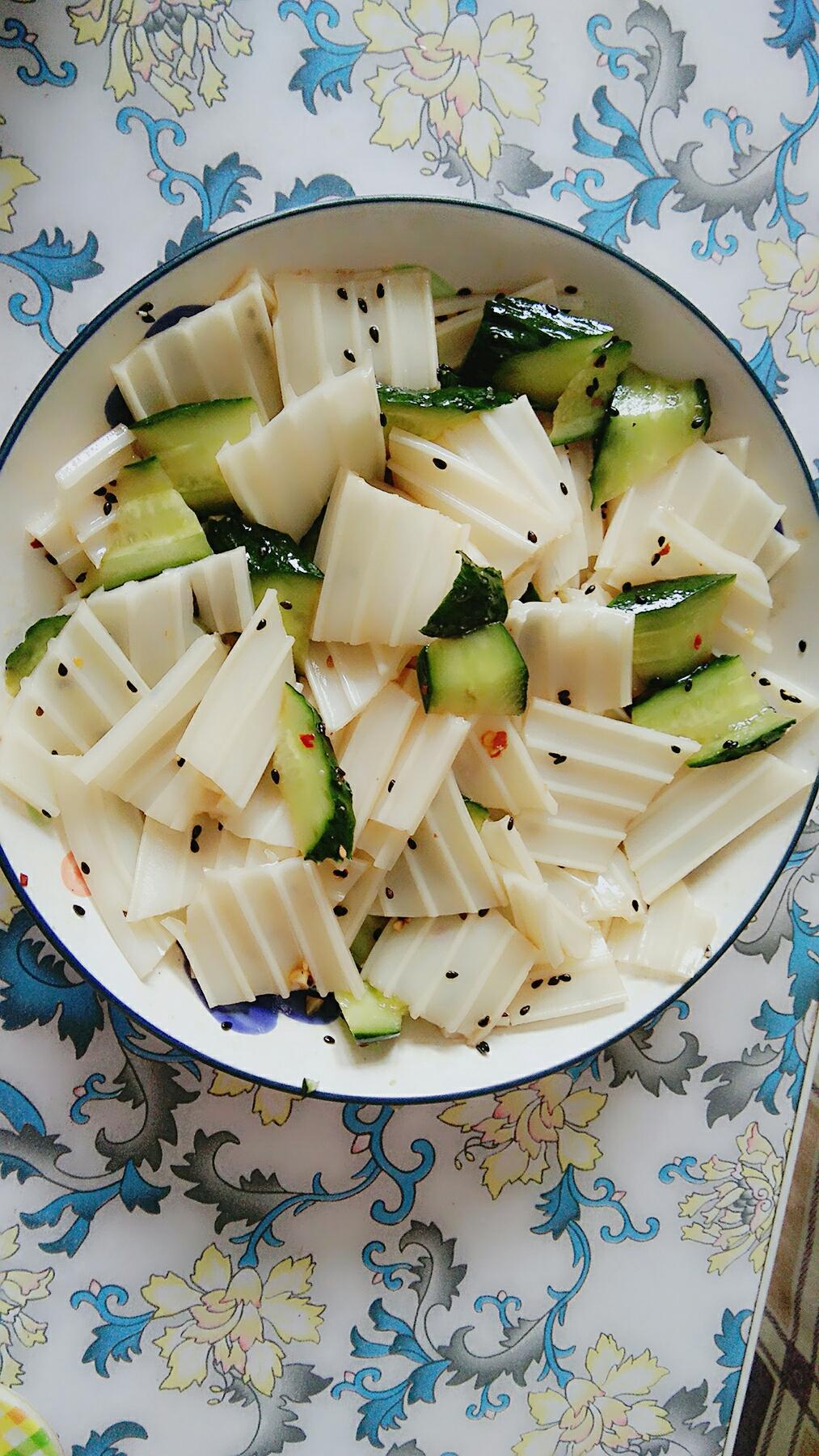 凉拌芋头粉皮的做法