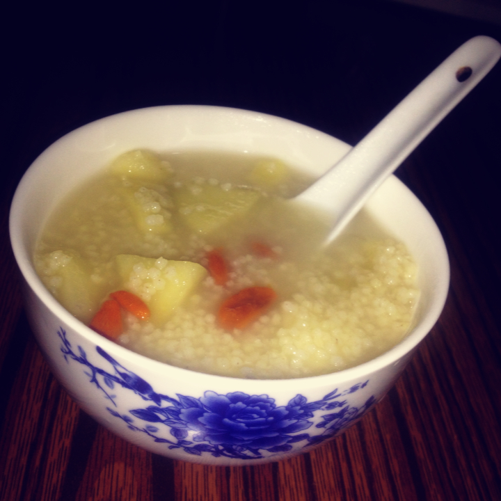 苹果小米粥