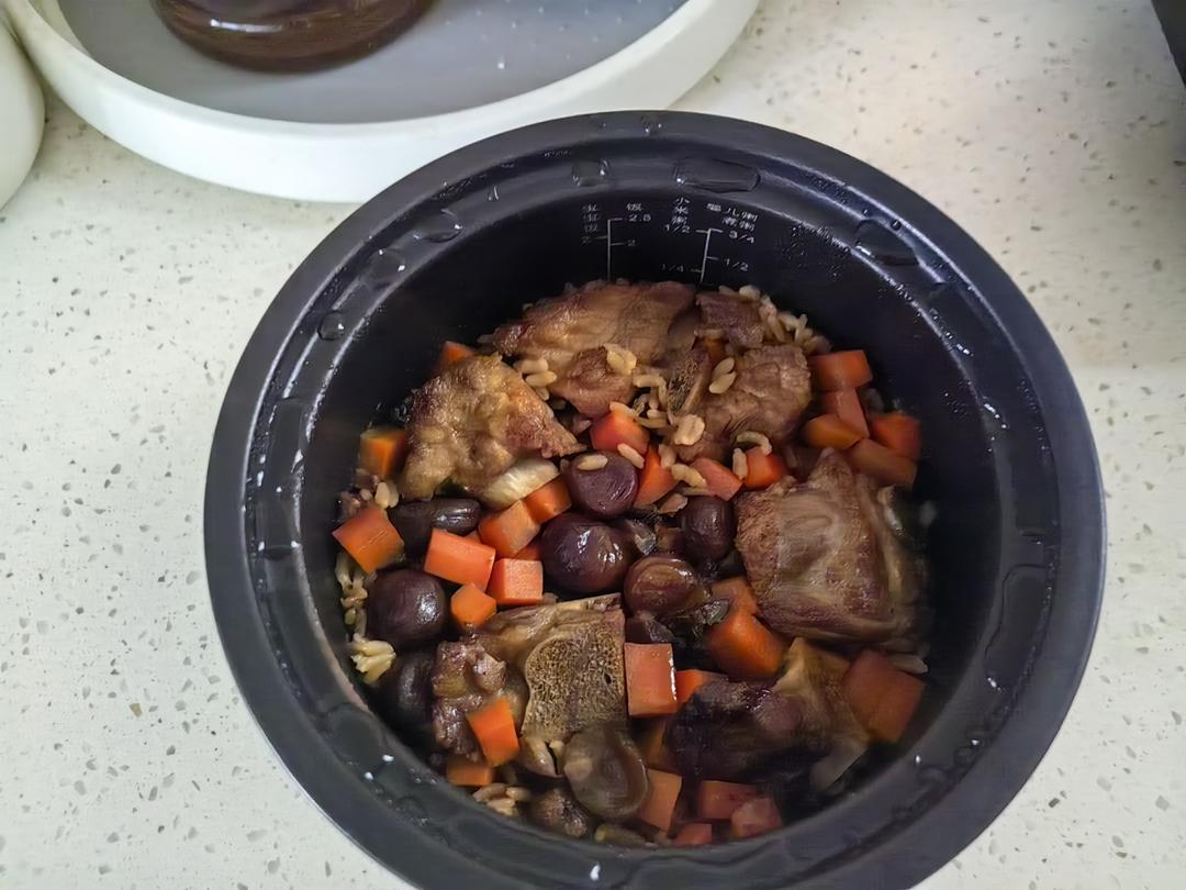 电饭煲排骨焖饭‼️米饭粒粒分明，咸香入味，超级好吃