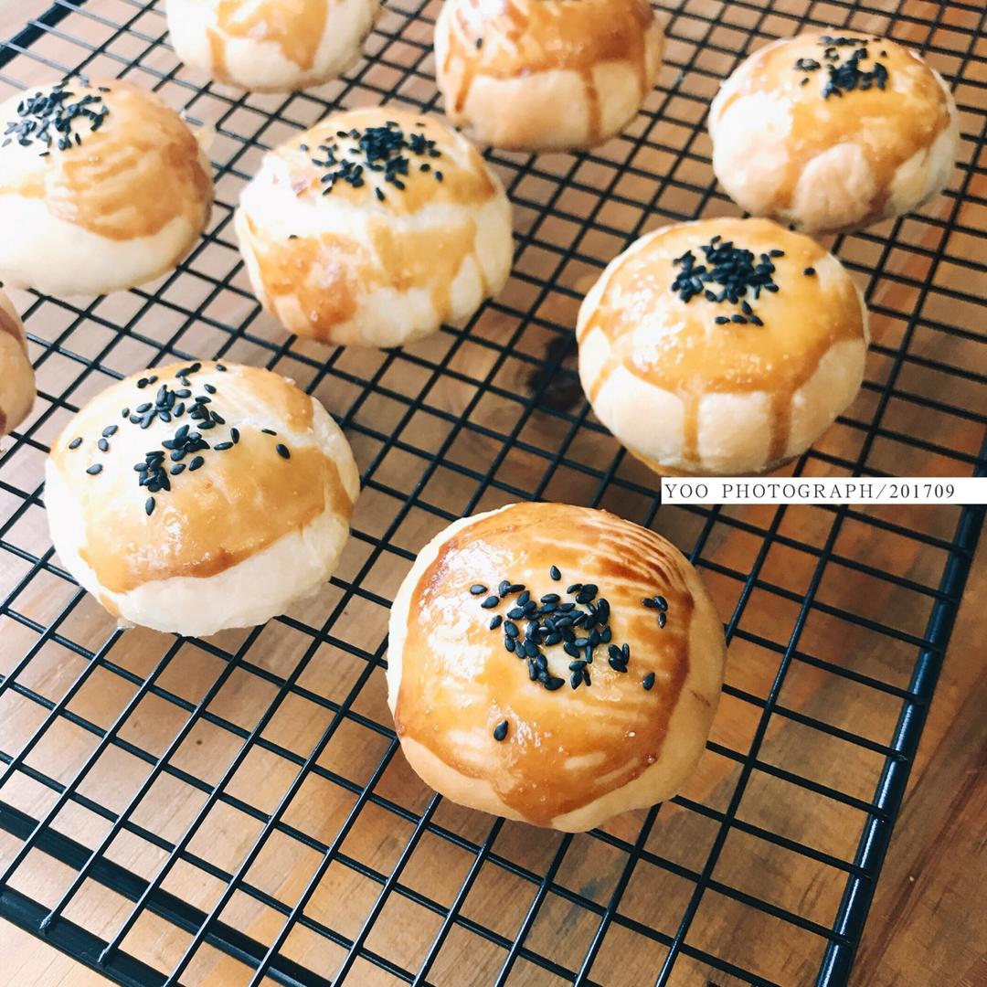 排四个小时队也买不到的鲜肉月饼，秘诀是放麻油！
