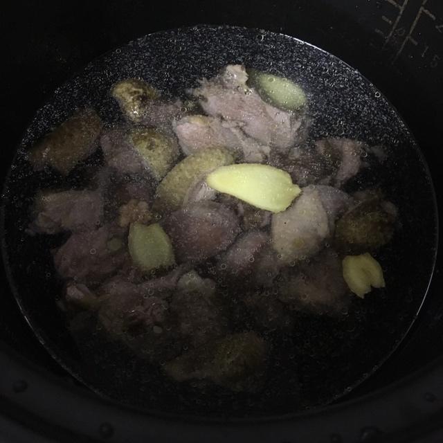 水鸭炖黄豆汤(败火汤)的做法 步骤6