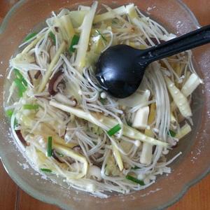 香菇竹笋汤的做法 步骤3
