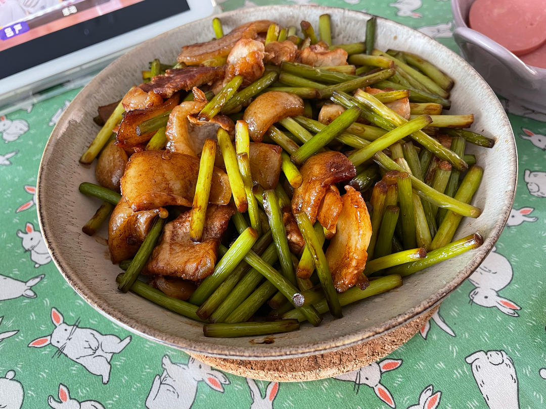 蒜苔炒肉的做法