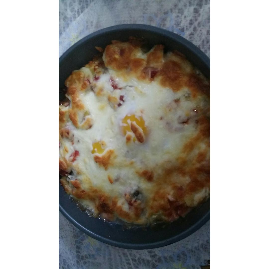 只需摆好材料去微波！惊艳全家的早餐端上桌：香肠奶酪烘蛋