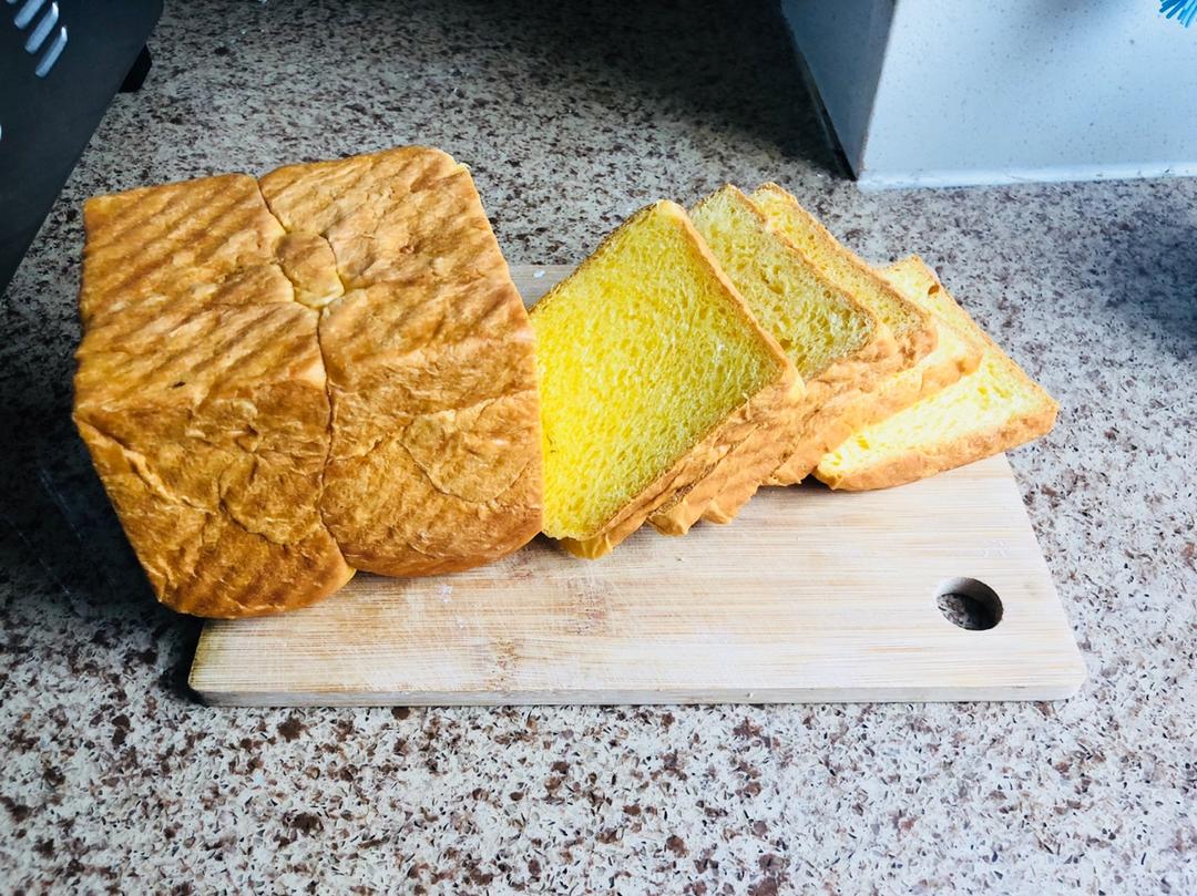 超级绵软拉丝的——牛奶南瓜吐司