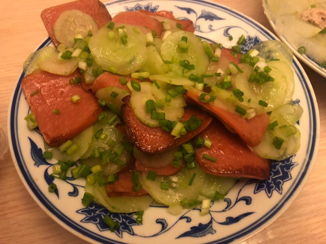 火腿肠炒黄瓜