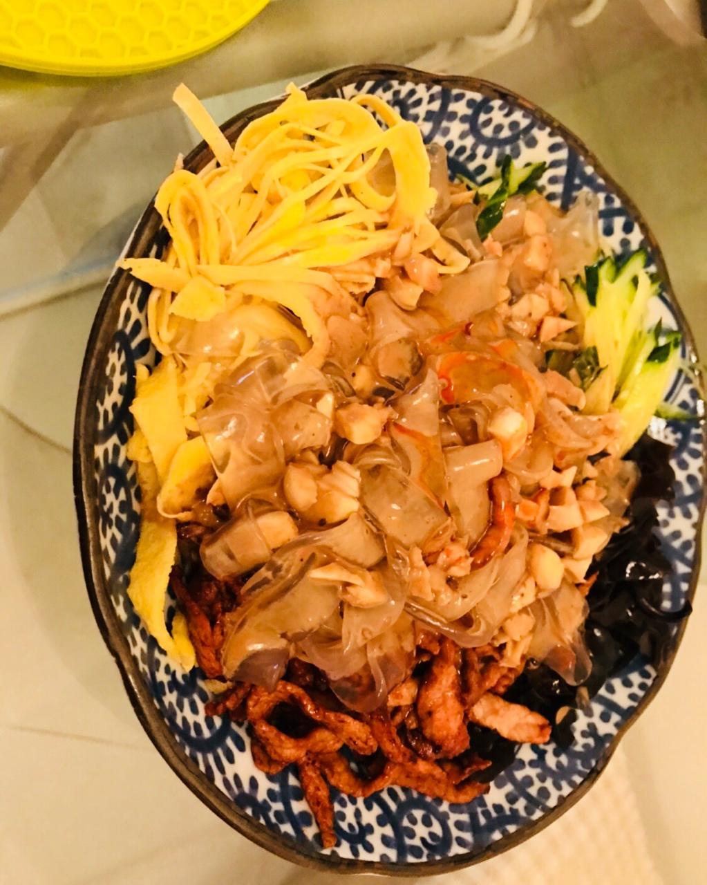 五彩麻酱拉皮