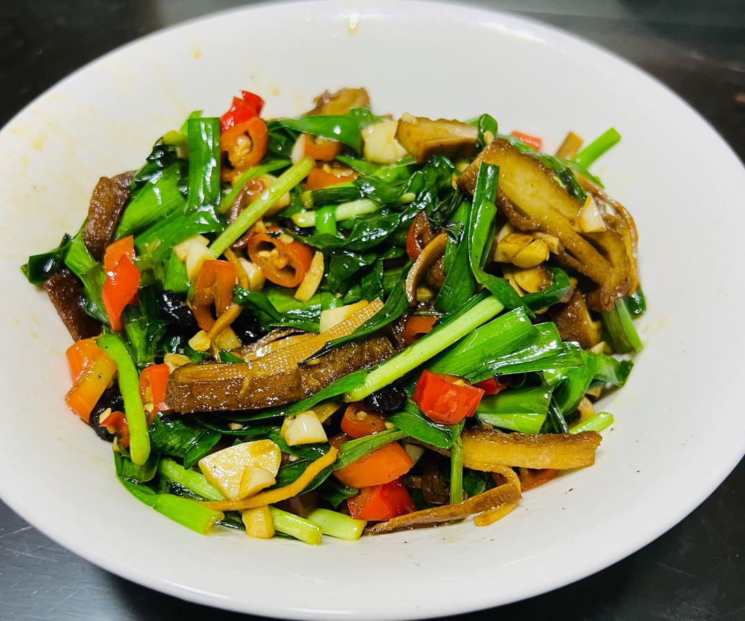 大蒜炒香干