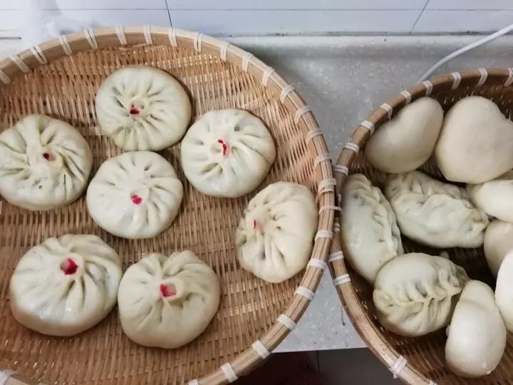 在面包机帮助下蒸馒头