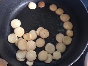 菌菇面筋煲的做法 步骤1