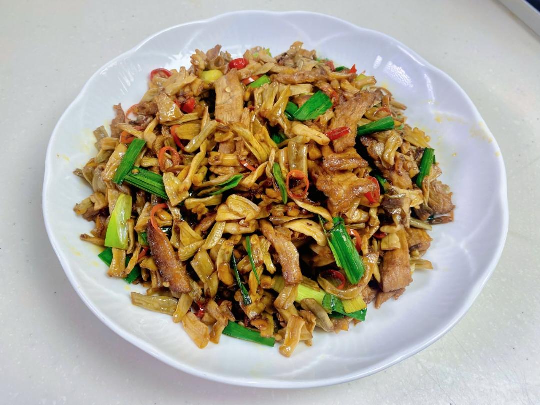 扑豆角炒肉｜家常好菜