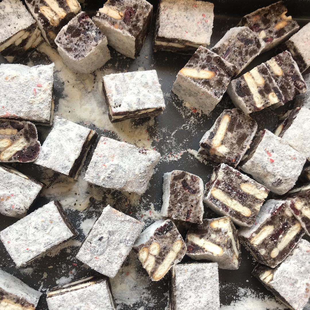 小胖素做的简单好做,酥而不腻,百吃不厌的,奥利奥雪花酥