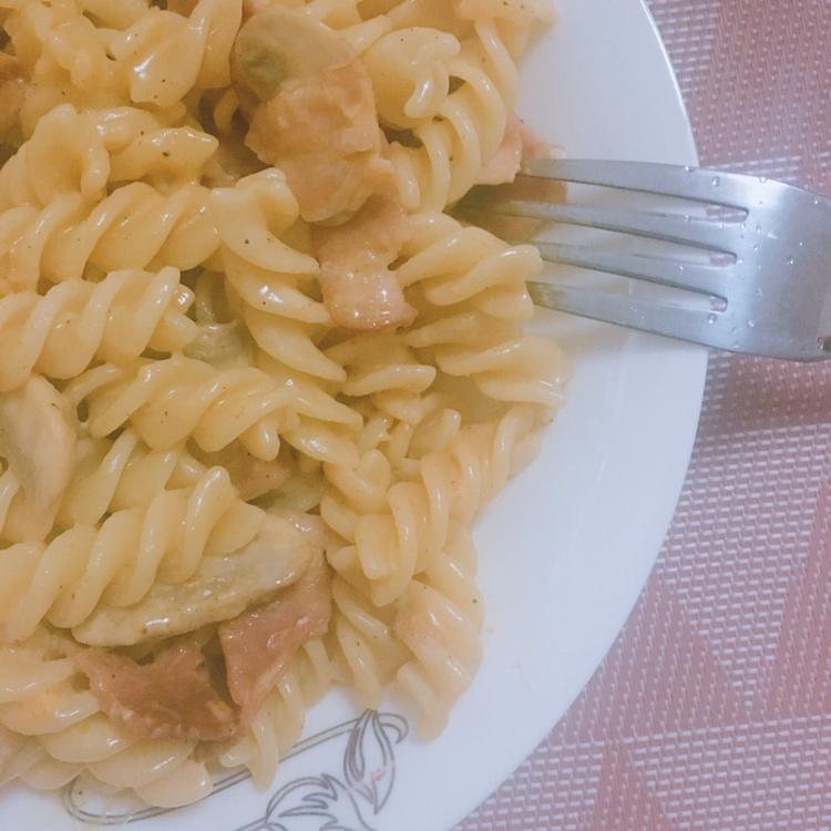 奶油蘑菇培根意面