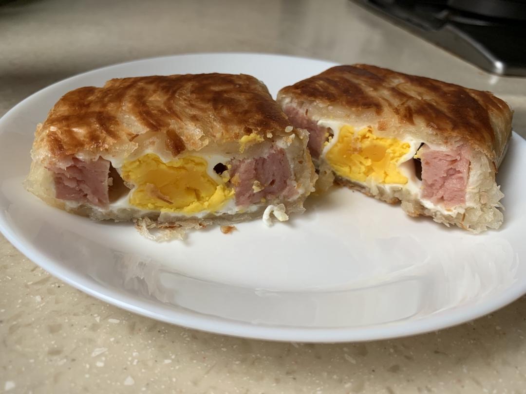 5分钟就能搞定的手抓饼早餐，酥到掉渣～