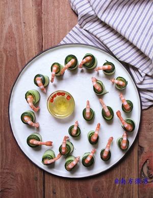 微凉小饭桌—薄荷青瓜鲜虾卷的做法 步骤5