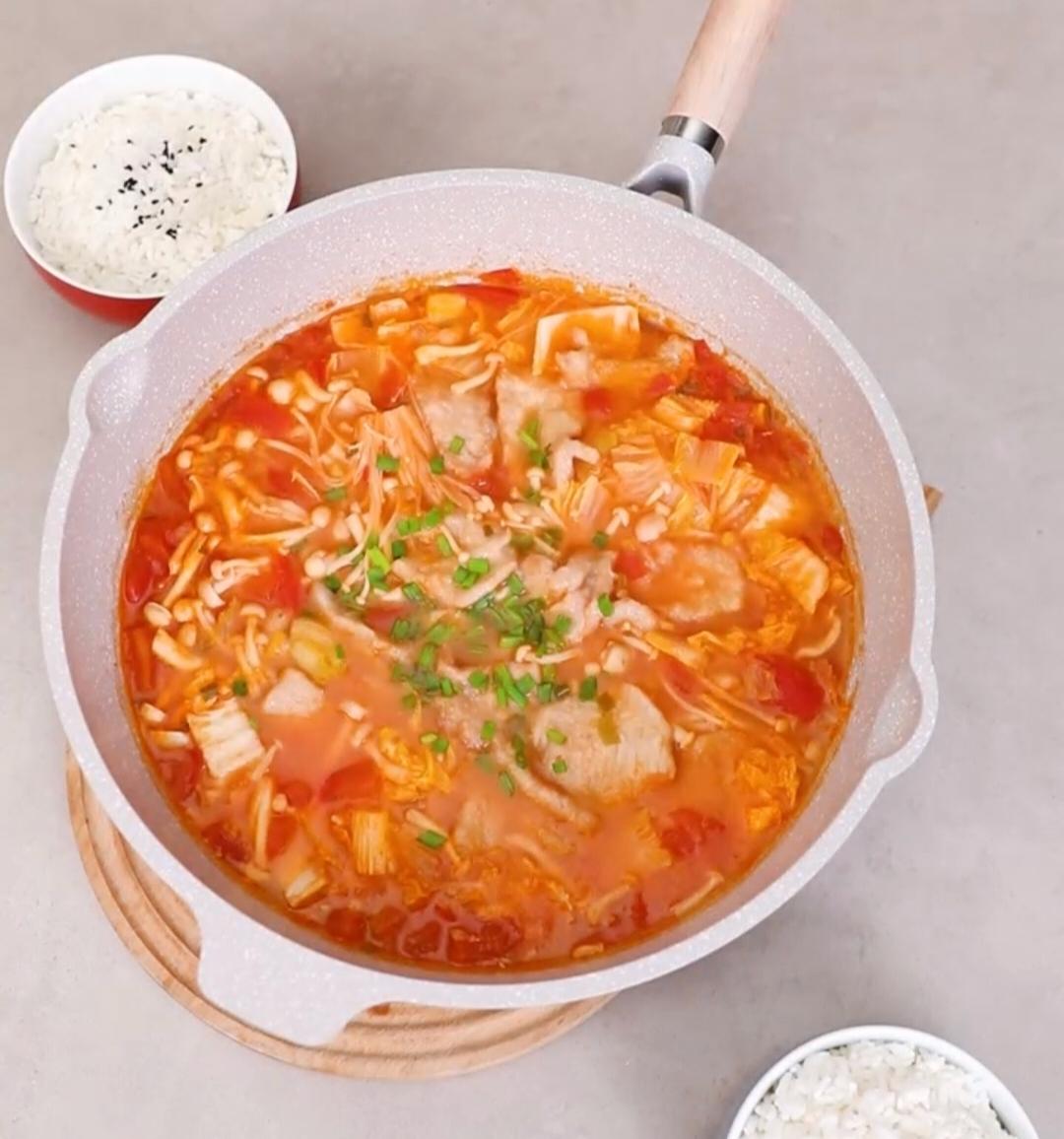 番茄滑肉煲｜酸爽开胃！肉片超级嫩滑