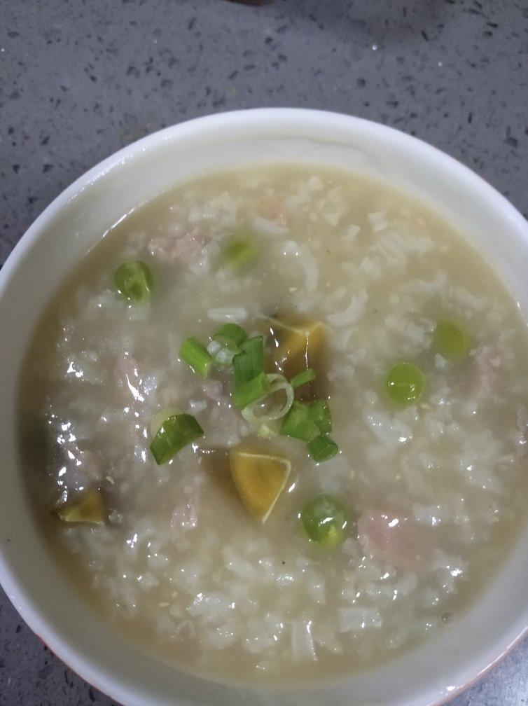 蓉城人家做的堂妈小厨——超好喝的皮蛋瘦肉粥