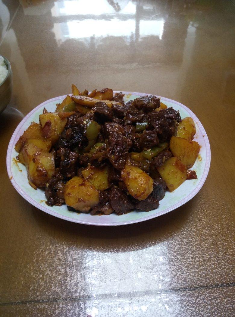 土豆炖牛肉