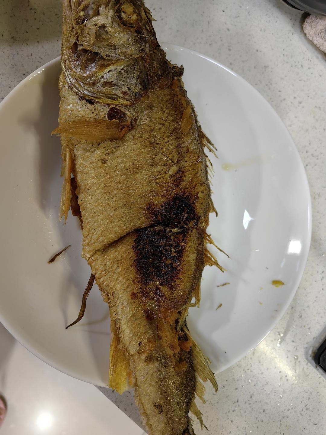 皮香肉嫩香煎大黄鱼