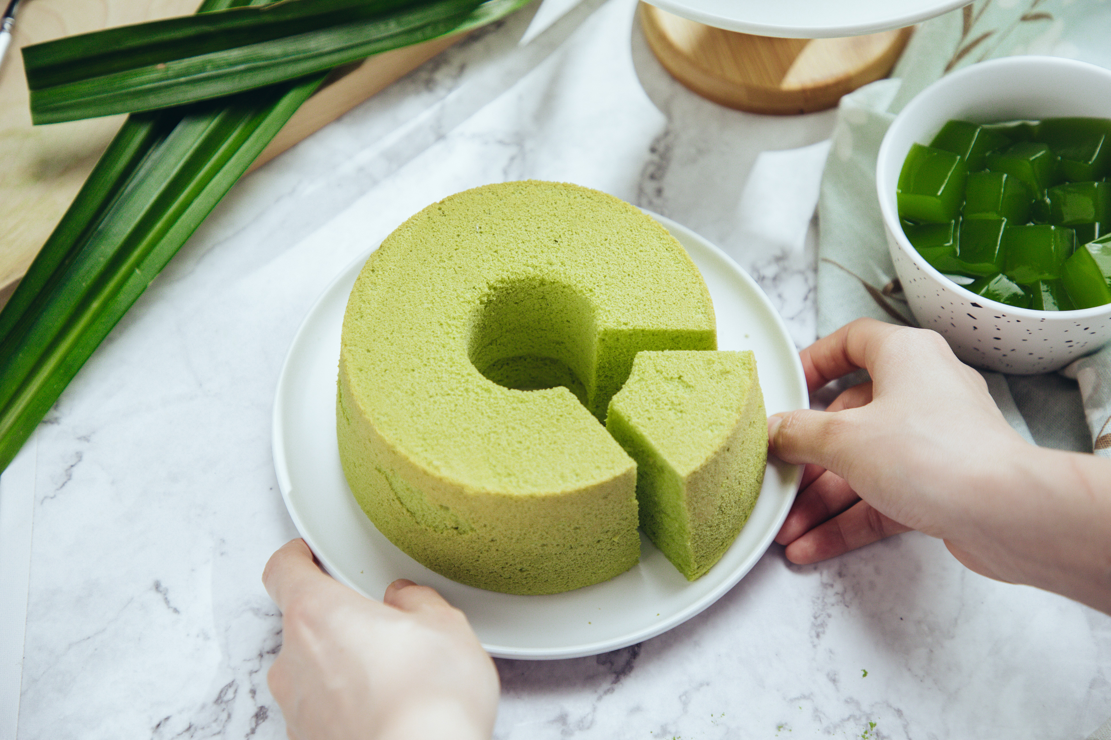 《Tinrry+》新加坡明星同款伴手礼绿蛋糕！斑斓椰香戚风（6英寸加高中空配方）的做法