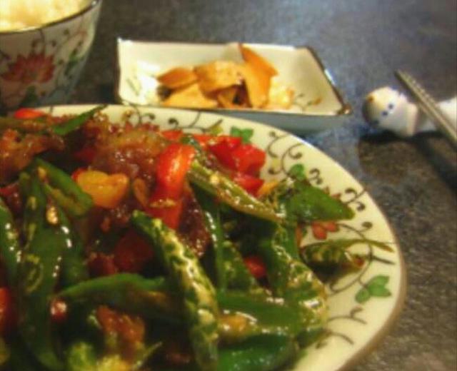 干豆豉尖辣椒炒风干肠的做法