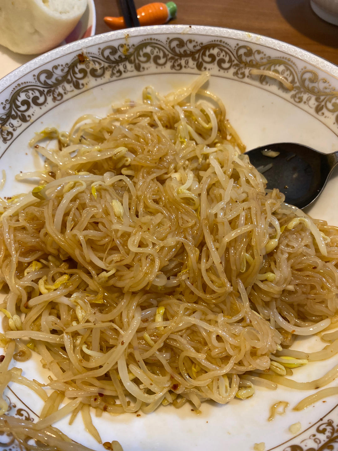 一上桌就会被哄抢光的，爽口凉拌菜豆芽粉丝