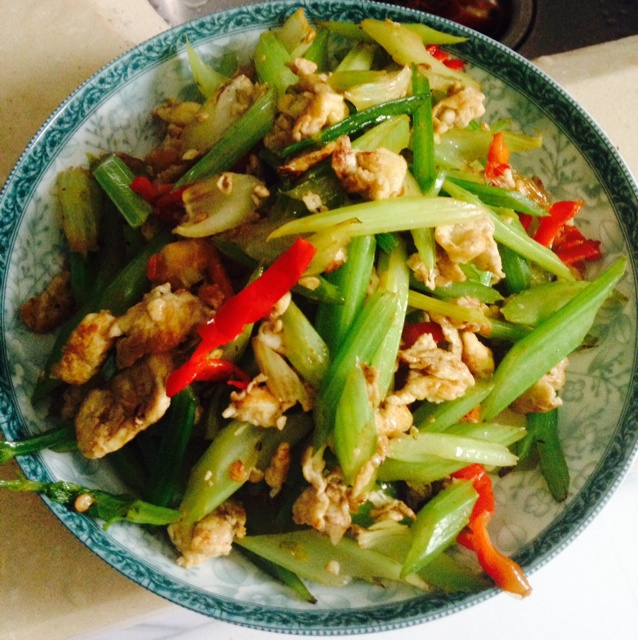 芹菜炒鸡蛋