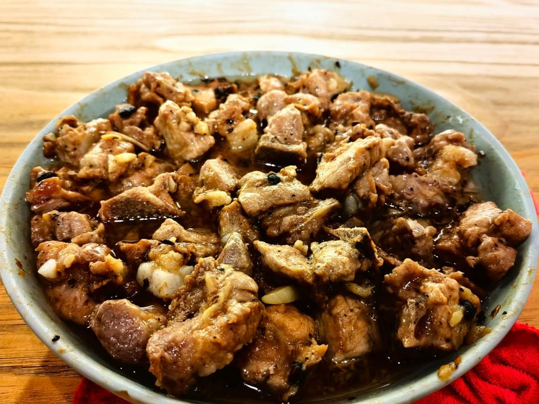 一口下去骨肉分离的豉汁蒸排骨（简单三步骤）