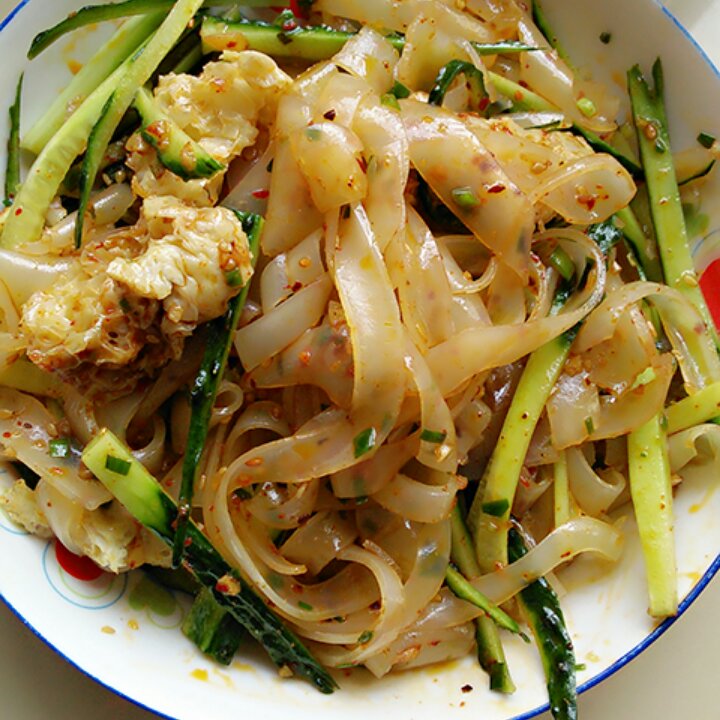 阳光照耀内心的美好做的自制凉皮儿