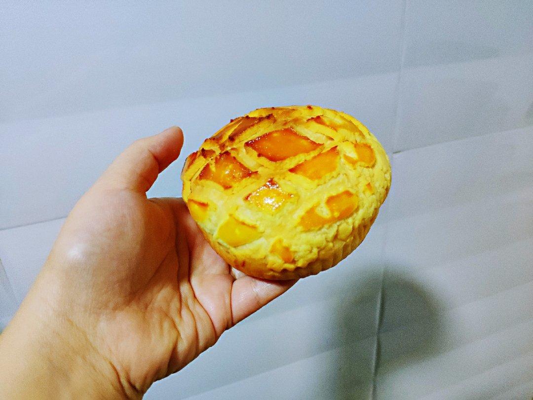 好吃到炸裂的港式菠萝包（附带制作酥皮的小视频）
