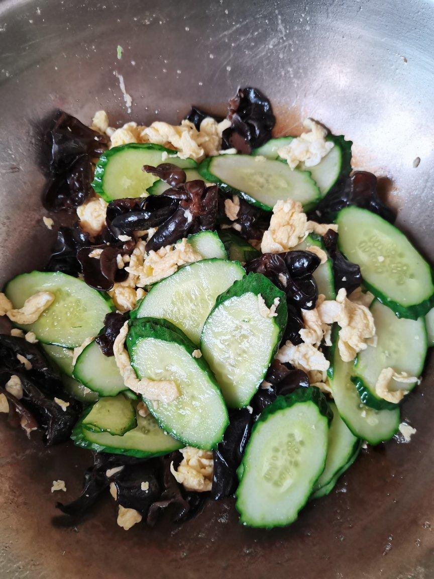 黄瓜木耳炒鸡蛋