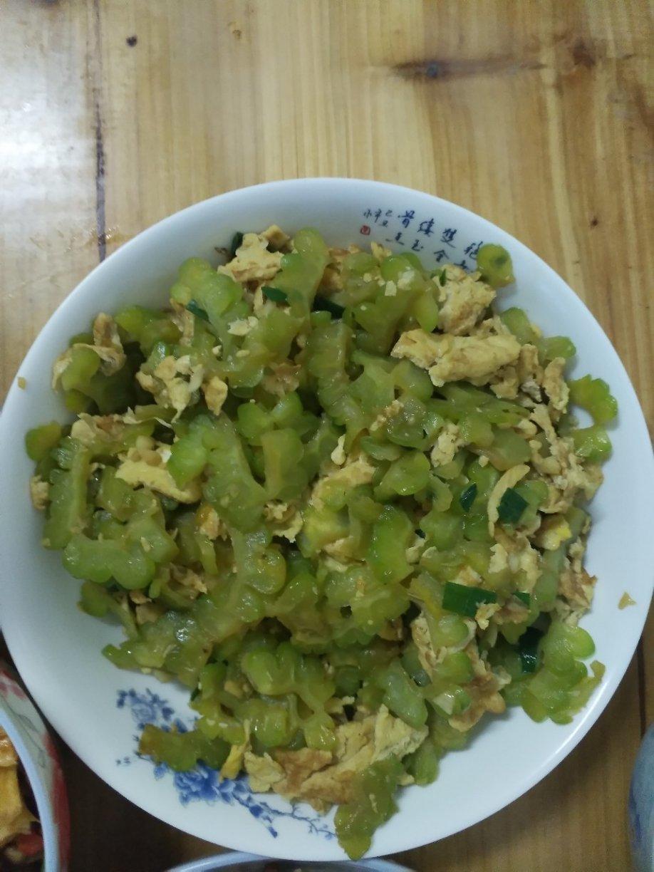 苦瓜炒鸡蛋