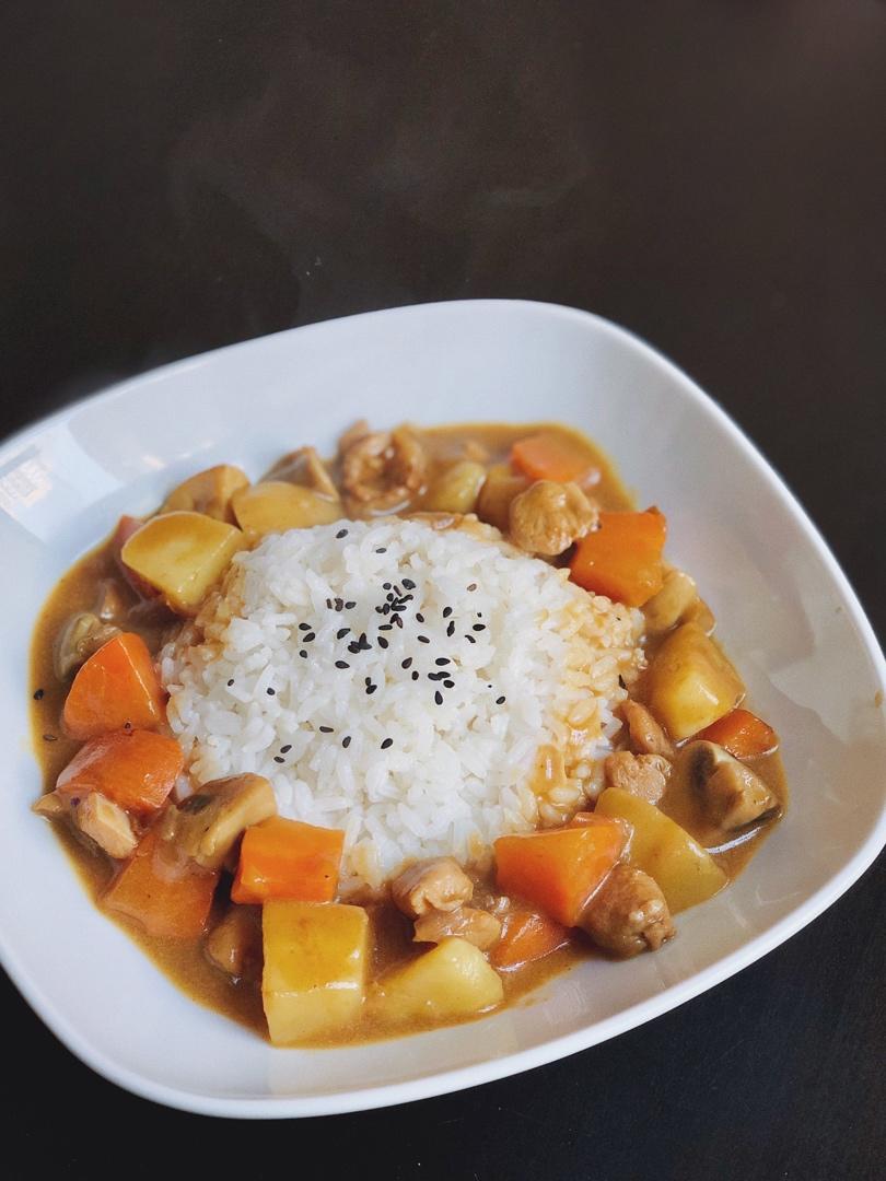 咖喱鸡肉饭