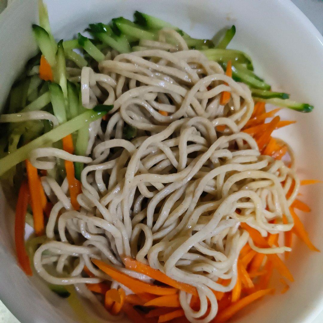 三色荞麦面