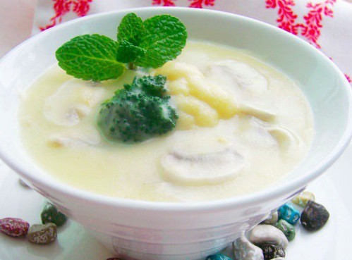 奶油花菜蘑菇浓汤的做法
