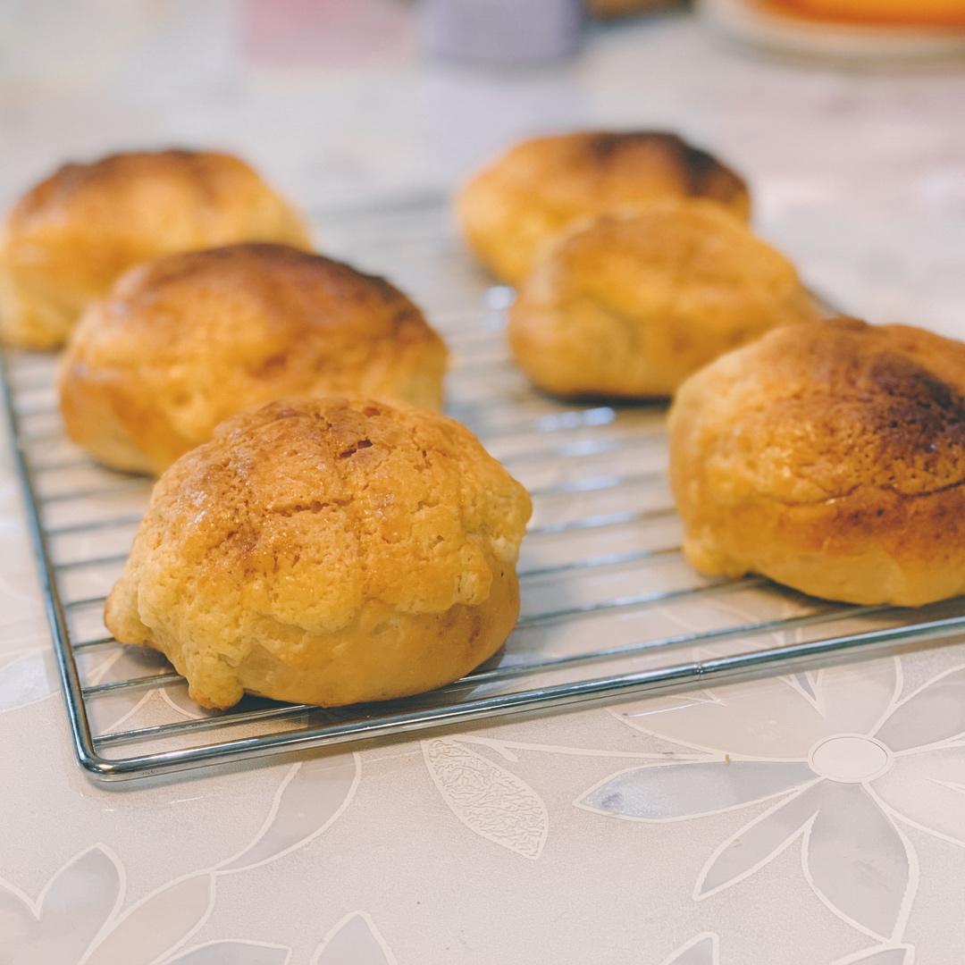 好吃到炸裂的港式菠萝包（附带制作酥皮的小视频）