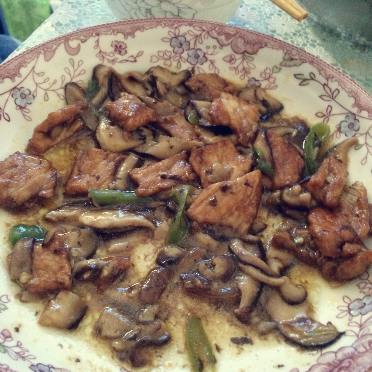 香菇炒肉，超级下饭哦