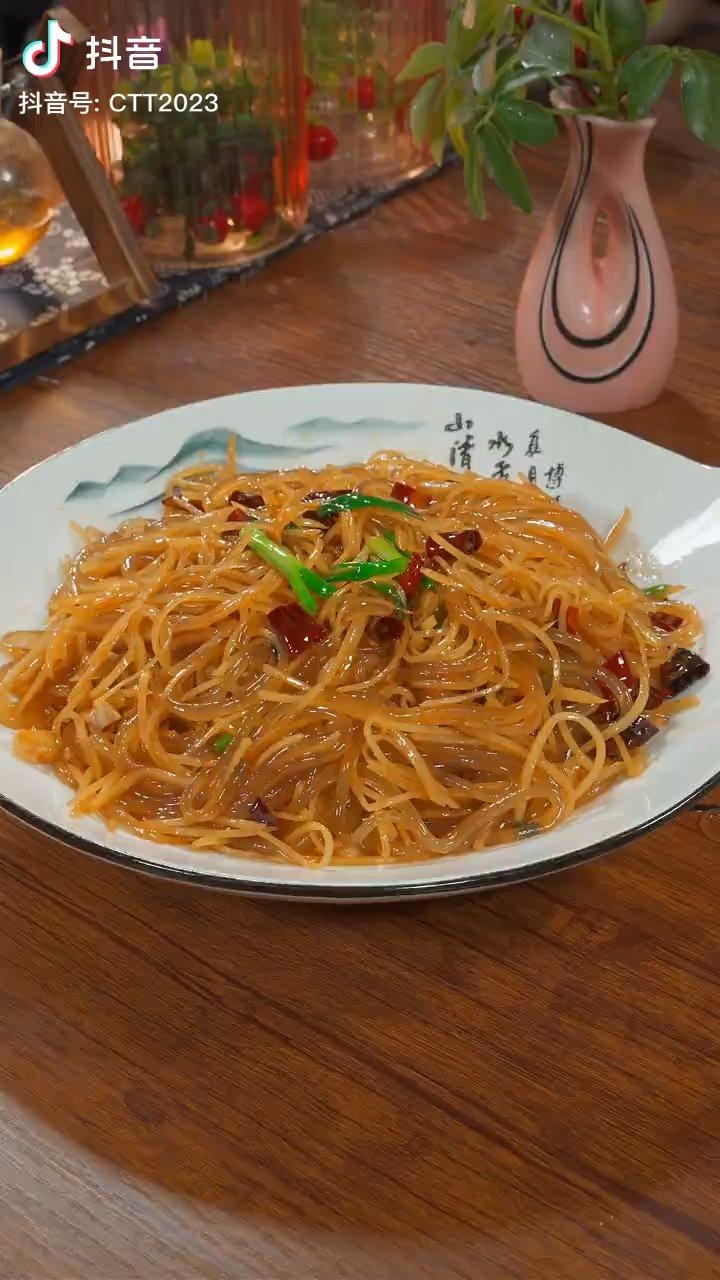 土豆丝炒粉条的做法