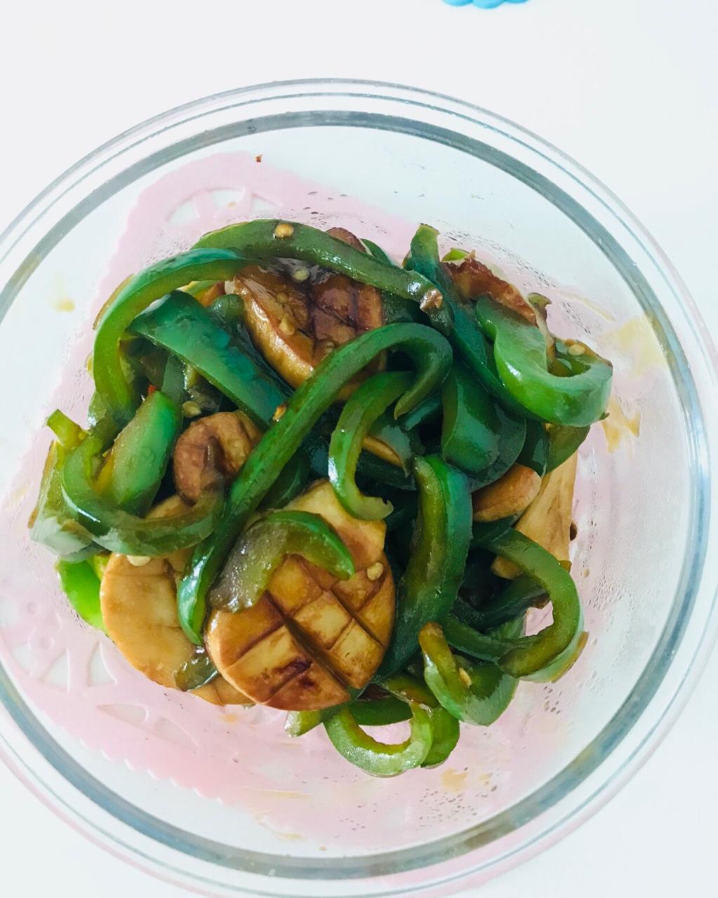 杏鲍菇炒灯笼椒