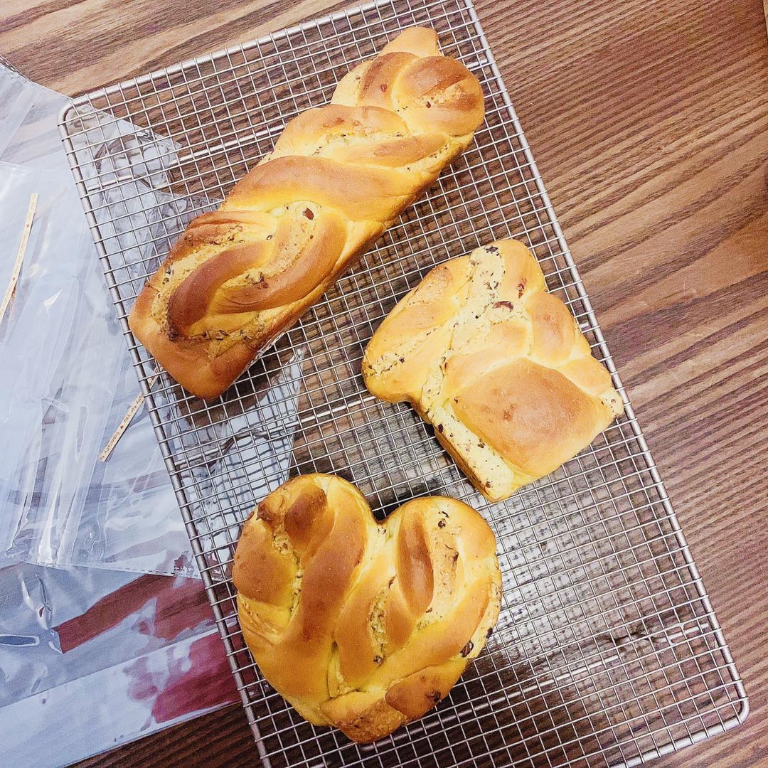 红豆椰蓉奶酥吐司